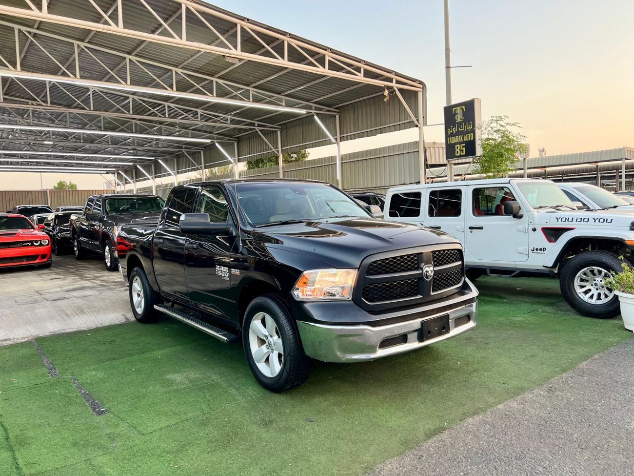 دودج رام فان Ram classic V8 5.7 warranty one year bank financie available