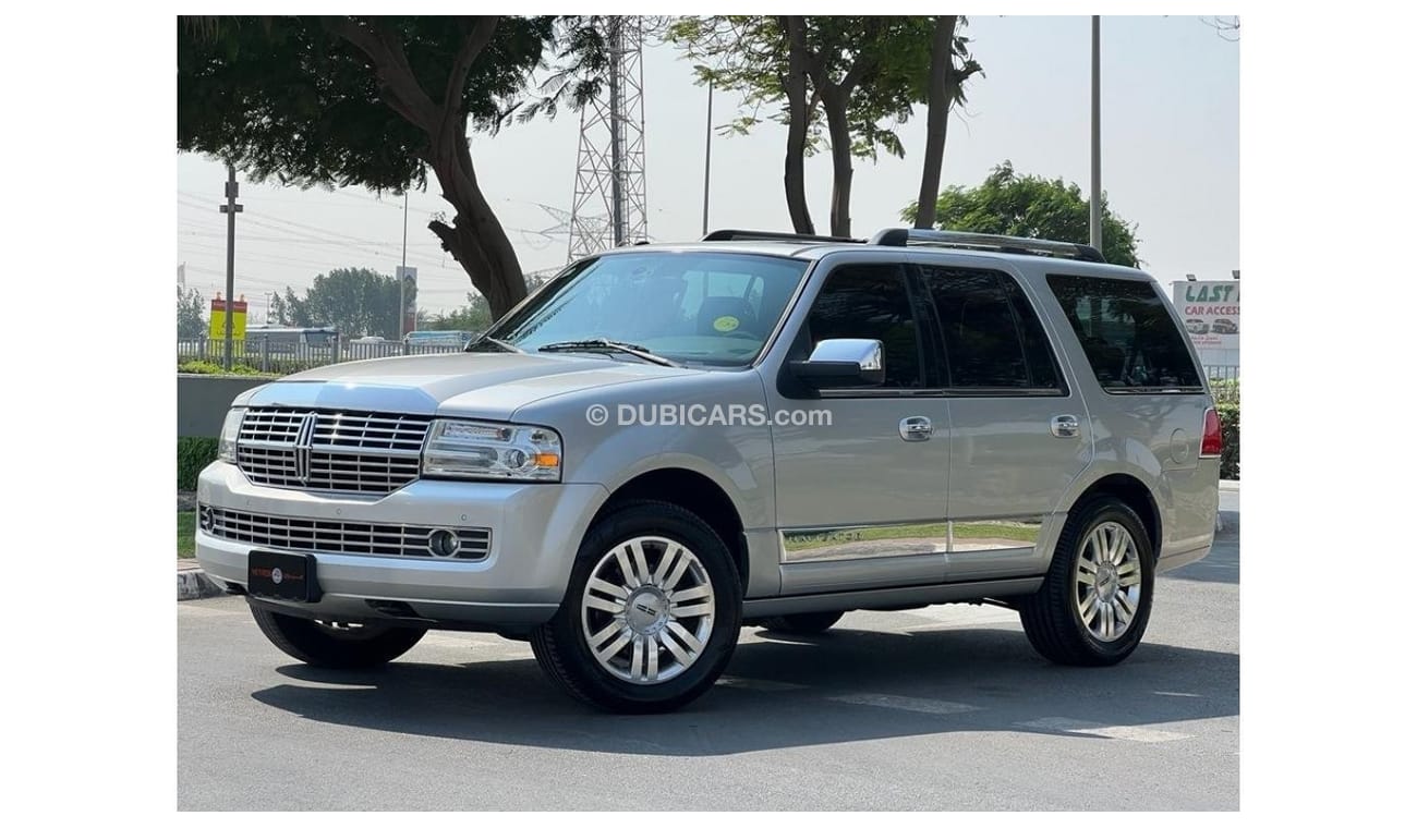 Lincoln Navigator Select LINCOLN NAVIGATOR 2014 GCC FULL OPTIONS ORIGINAL PAINT FULL SERVICE HISTORY