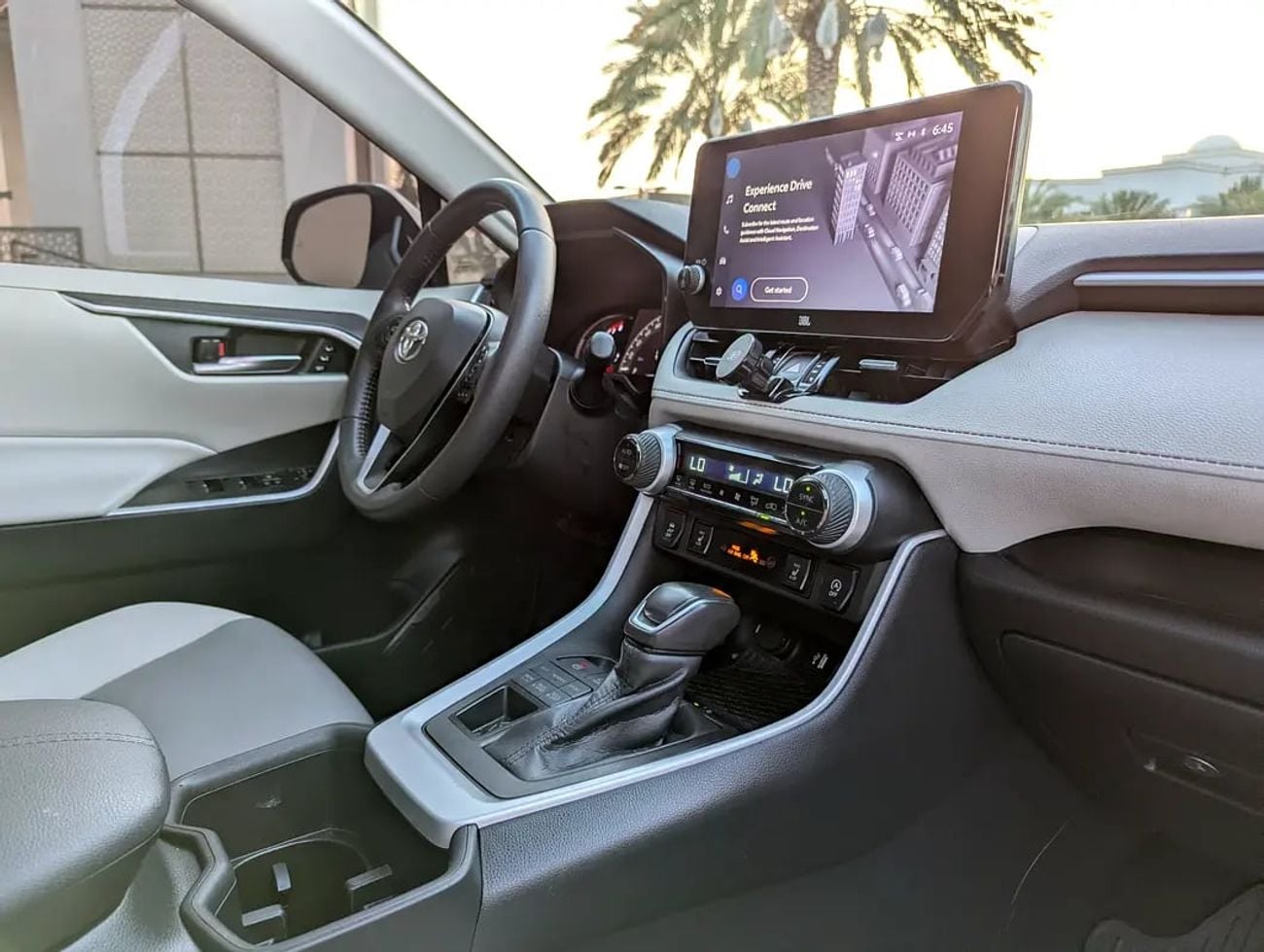تويوتا راف ٤ XLE Premium 4X4 - American Specs - GCC Ready!