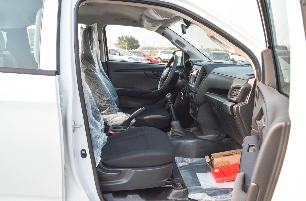 إيسوزو D ماكس ISUZU D-MAX RG CREW 1.9L DIESEL MT 4WD PICKUP 2026