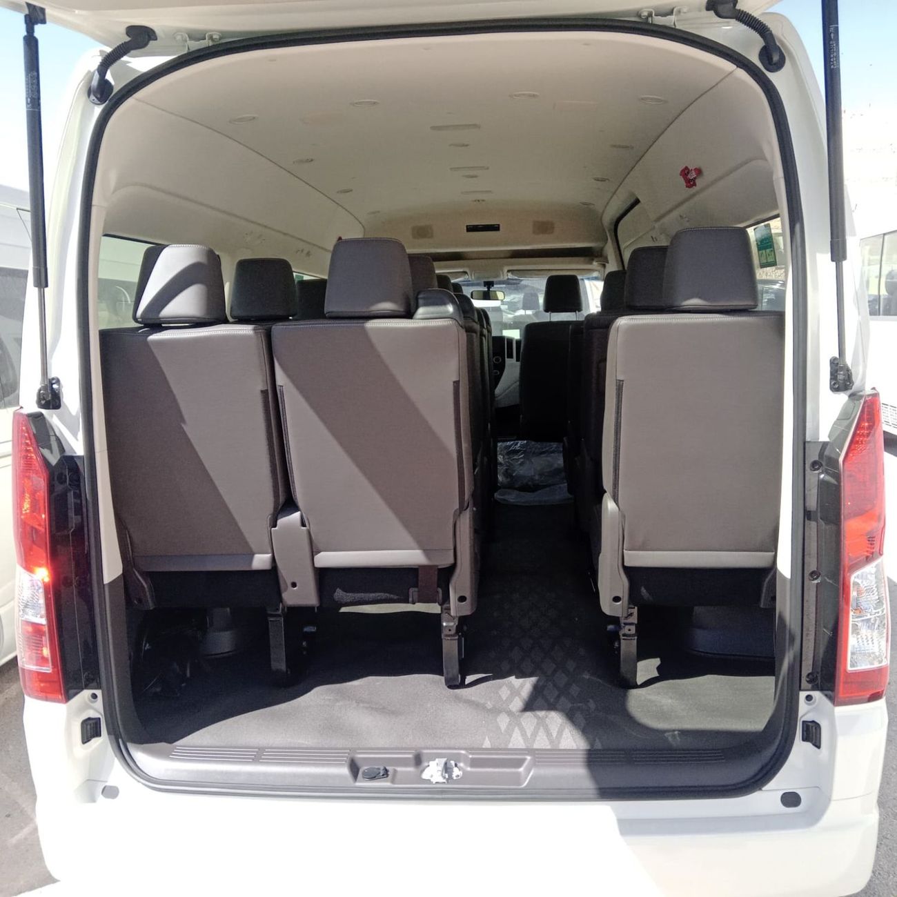 Toyota Hiace Toyota Hiace AT 2026