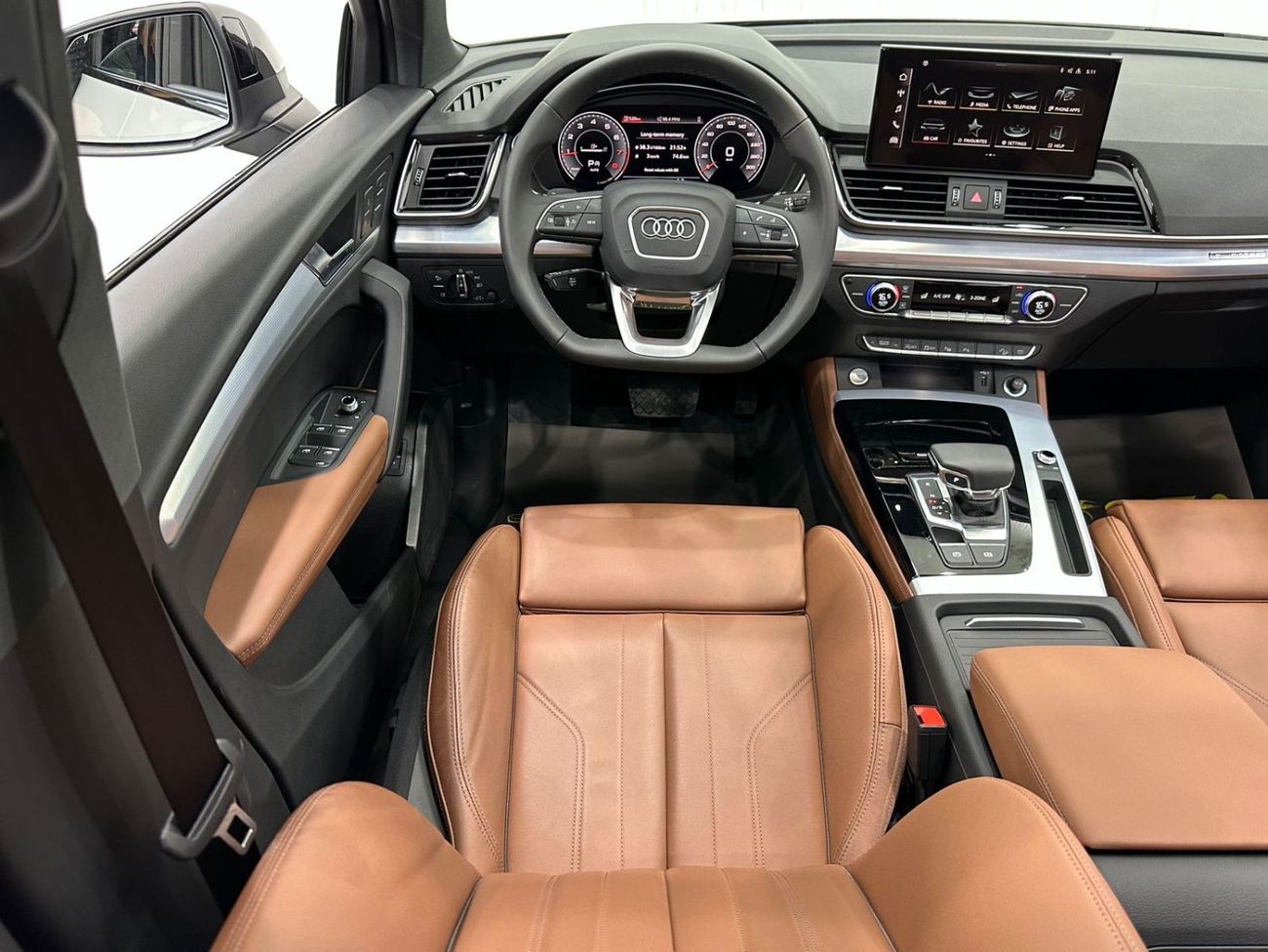 Audi Q5 *Brand New* 2023 Audi Q5 S-Line Quattro, Oct 2026 Audi Warranty, Full Options, GCC