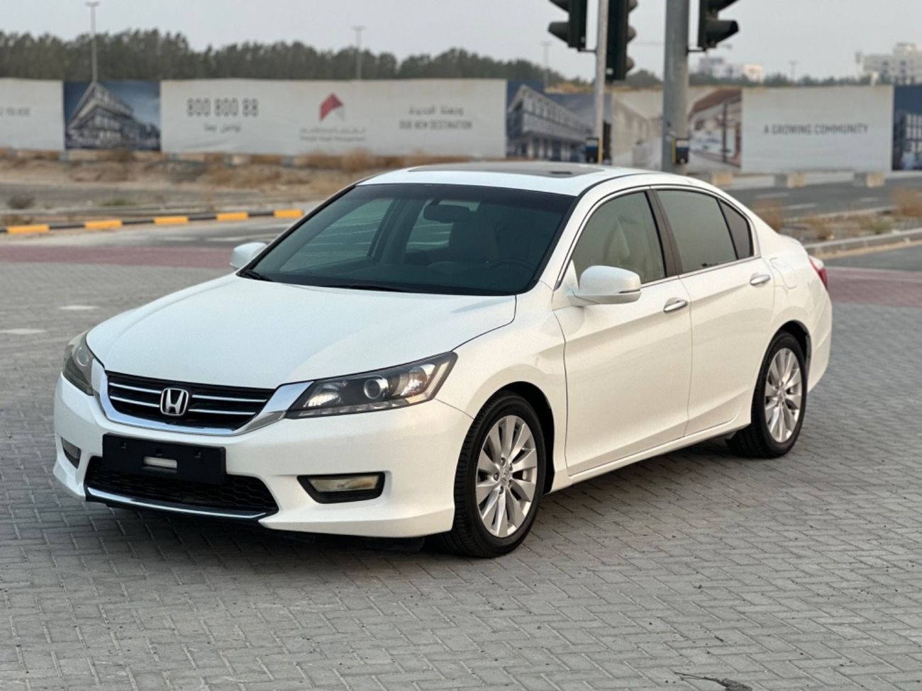 Honda Accord MODEL 2014 GCC. CAR PERFECT CONDITION FOR INSIDE AND OUTSIDE FULL OPTION SUN ROOF
