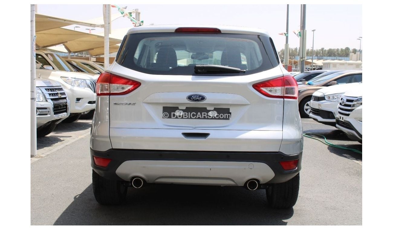 Ford Escape SE ACCIDENTS FREE - GCC- CAR IS IN PERFECT CONDITION INSIDE  AND OUTSIDE