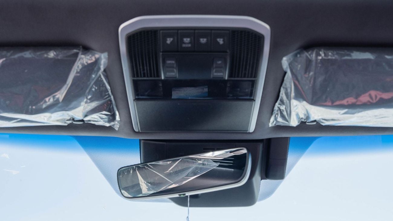 تويوتا لاند كروزر 2026 Toyota Land Cruiser 300 VXR 3.5L AT Petrol Twin Turbo (White-red)