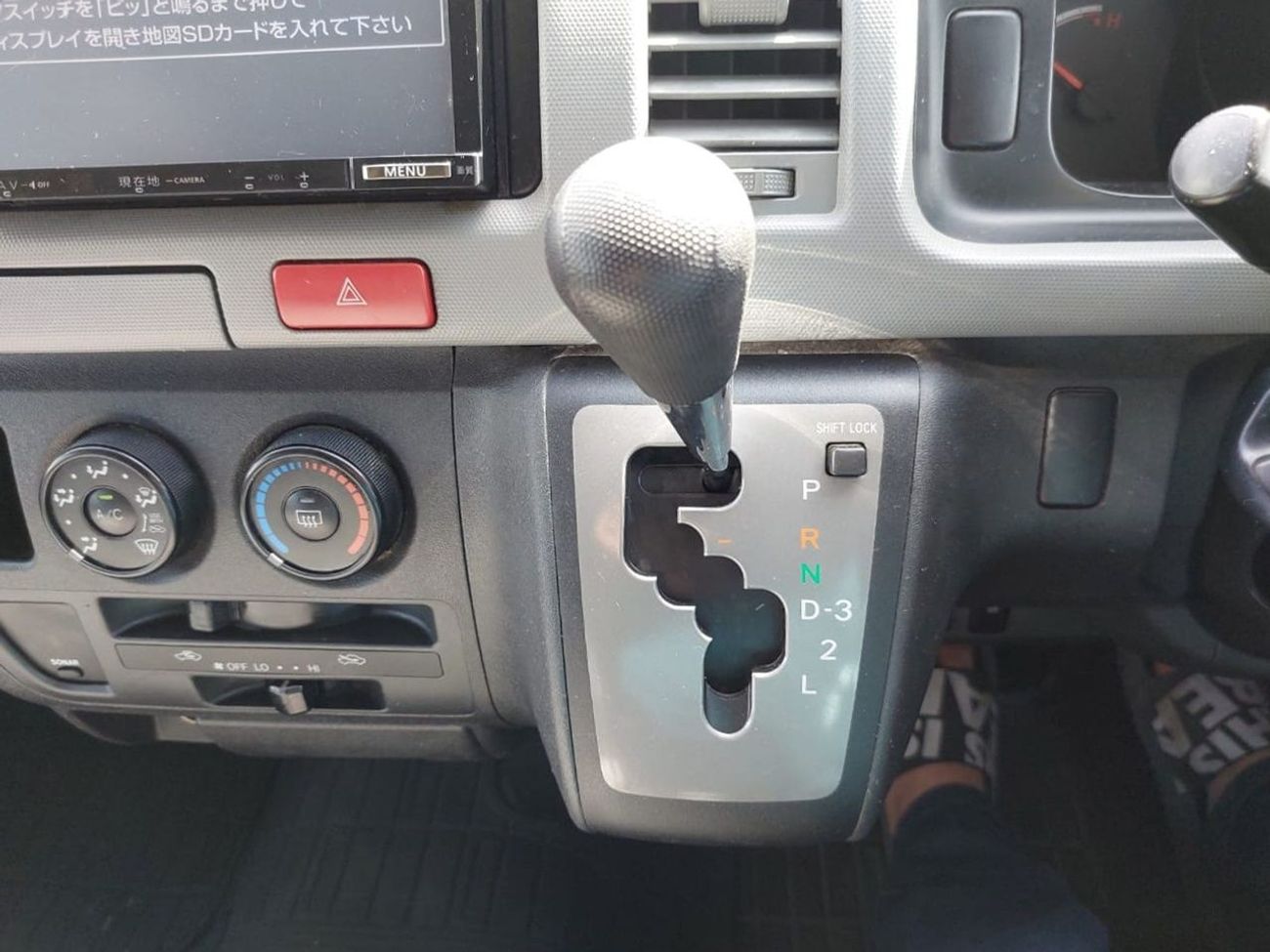 Toyota Hiace TOYOTA HIACE VAN RHD 2010 MODEL 3.0 L DIESEL AUTOMATIC(PM06521)