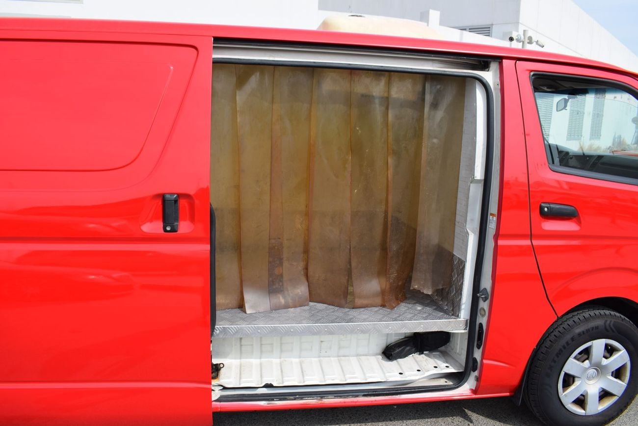 Toyota Hiace GL Toyota Hiace Chiiler Van, Model:2020