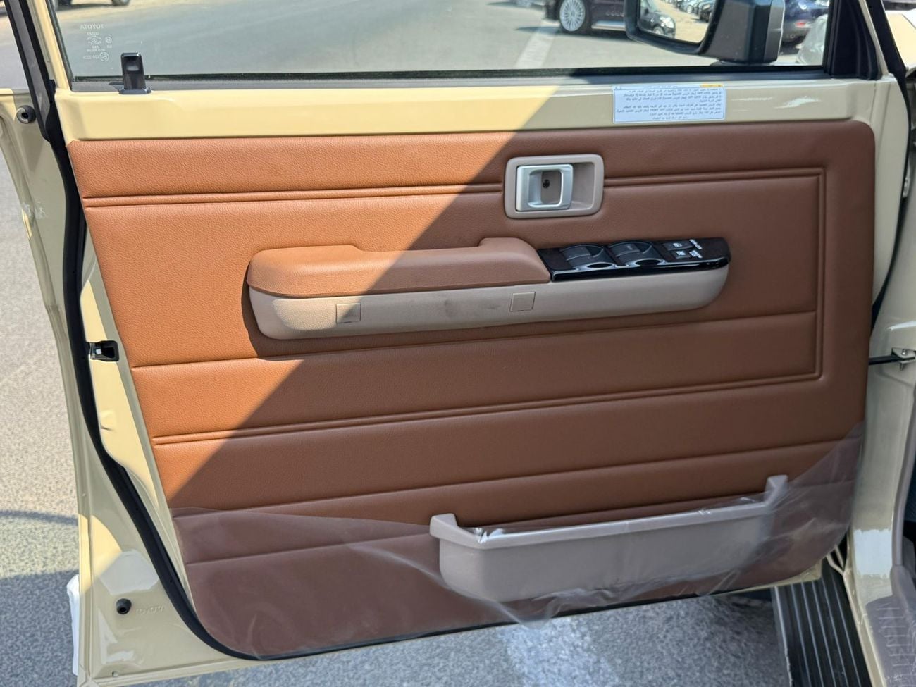 Toyota Land Cruiser Pick Up LC79 PICKUP 4.0L DOUBLE CAB FULL OPTION 4WD OMAN SPECS
