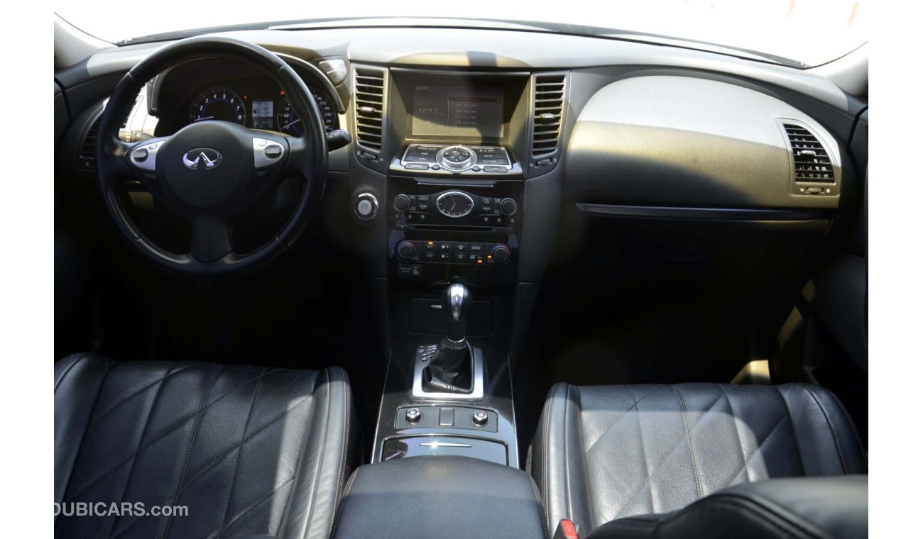 إنفينيتي QX70 Full Option in Perfect Condition