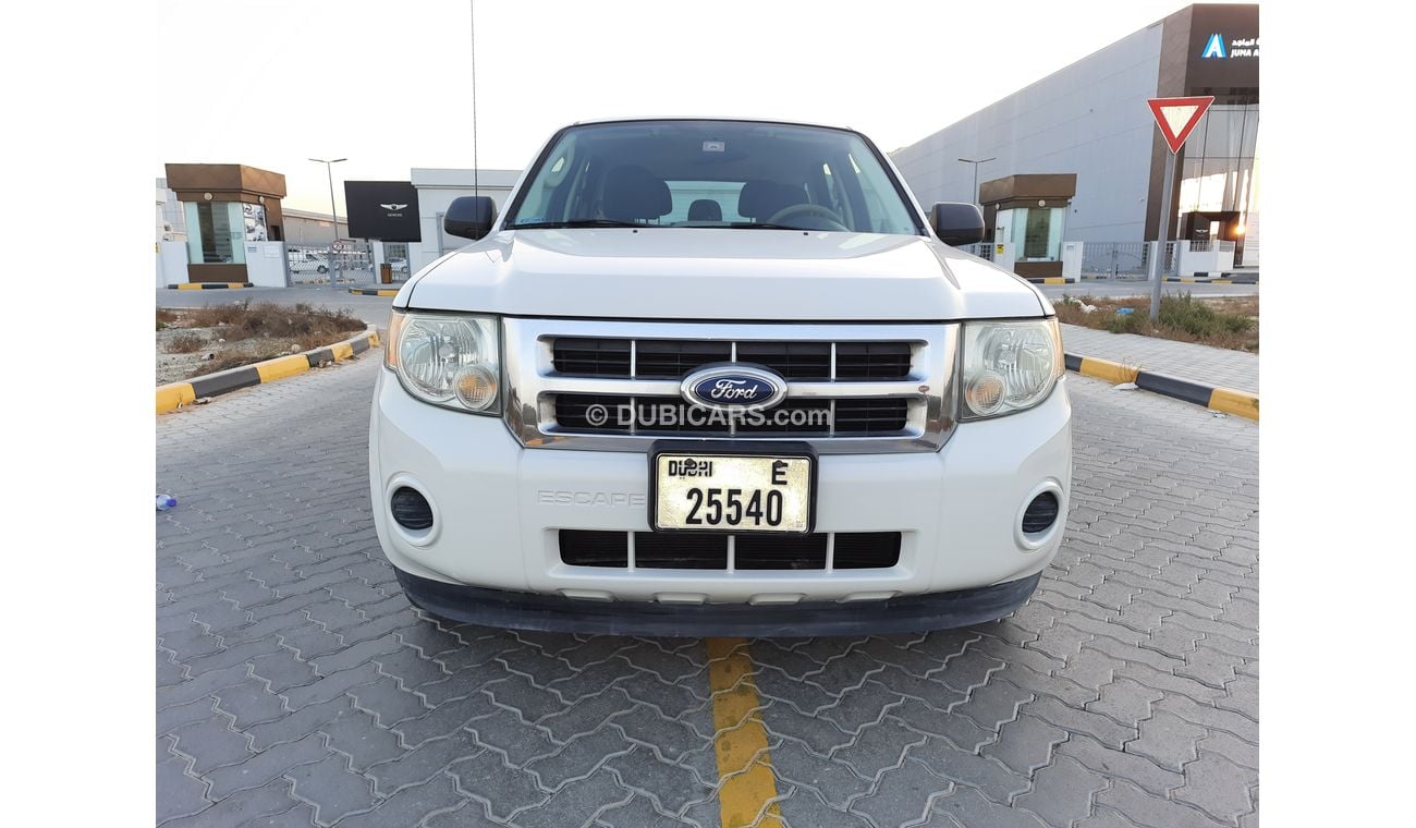 فورد إيسكاب فورد اسكيب موديل ٢٠١٢ خليجي بحالة ممتازة
