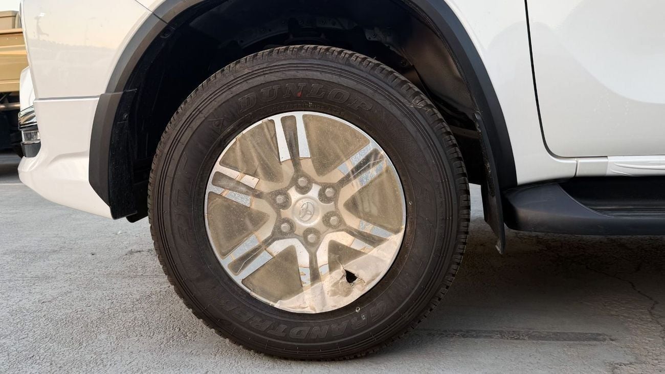 تويوتا فورتونر Toyota Fortuner SR5 - 2.7L 4WD - Full Option - 2025