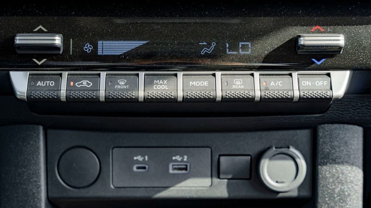 Mitsubishi L200 Mitsubishi L200 2.4L Petrol MT 2024