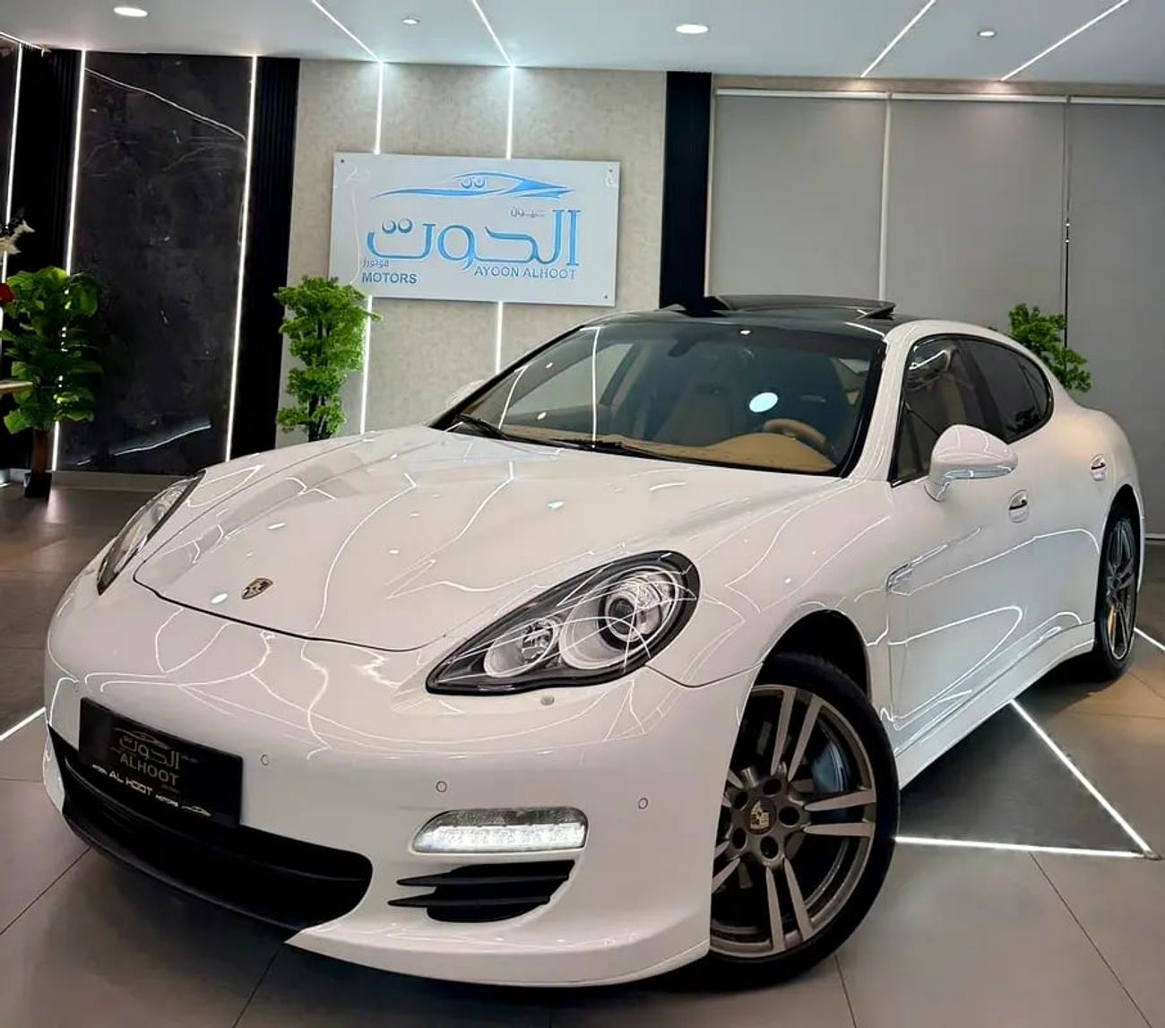 بورش باناميرا BEST PLATINUM EDITION|| TOP OPTIONS || GCC || ACCIDENT FREE || UNIQUE