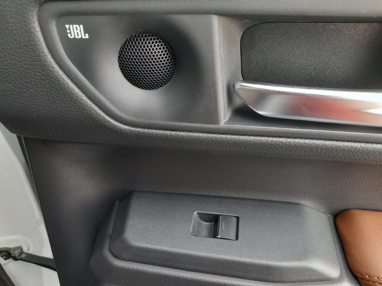 Toyota Prado Kakadu same RIGHT-HAND-DRIVE VX LIMITED EDITION PANORAMIC ROOF COOLBOX 7 SEATER