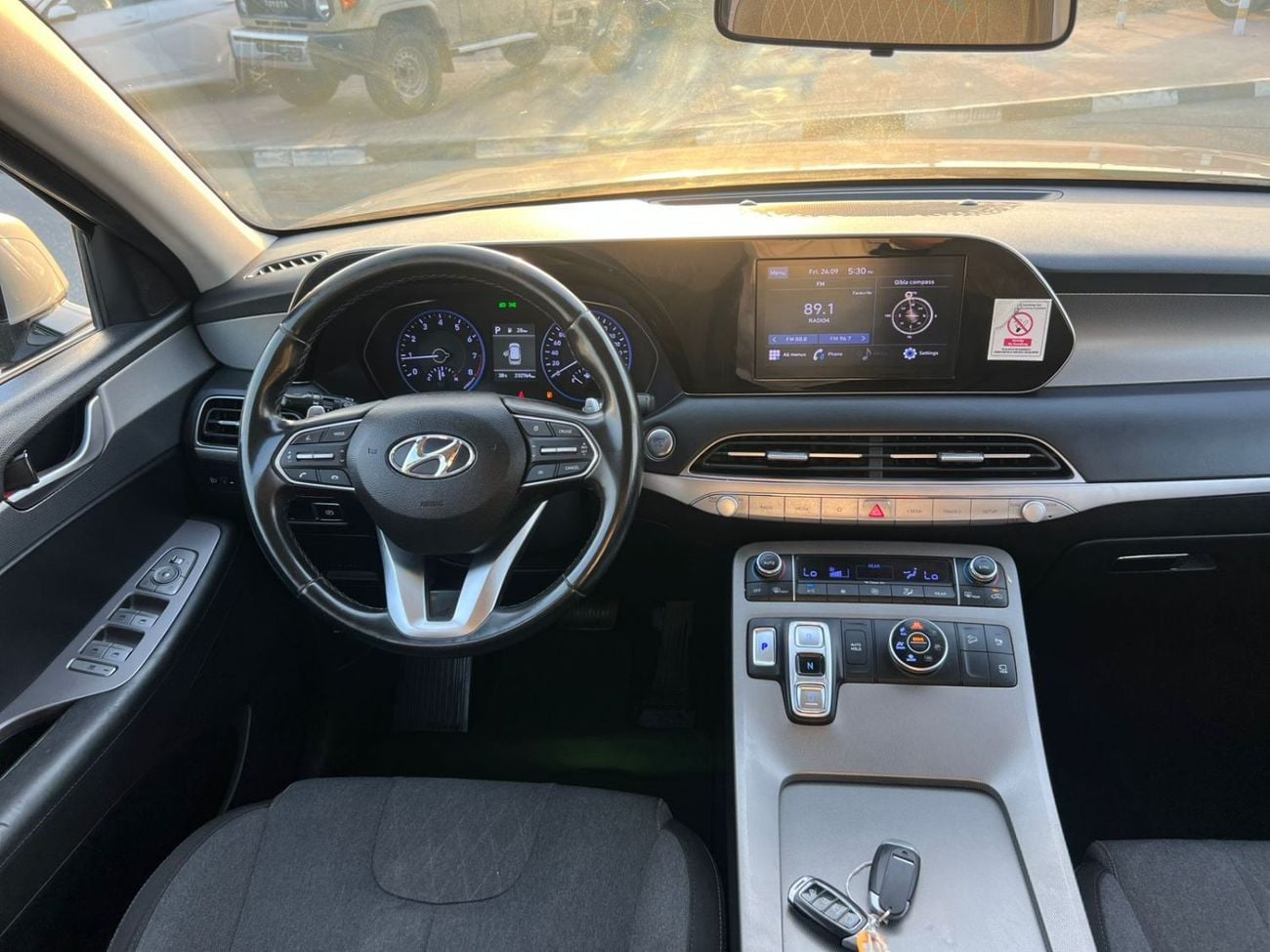 Hyundai Palisade 2022 Hyundai Paliside Gcc specs - 3.5L V6 -AWD 4x4 - Rear Camera & Sensor  - 7 Seater