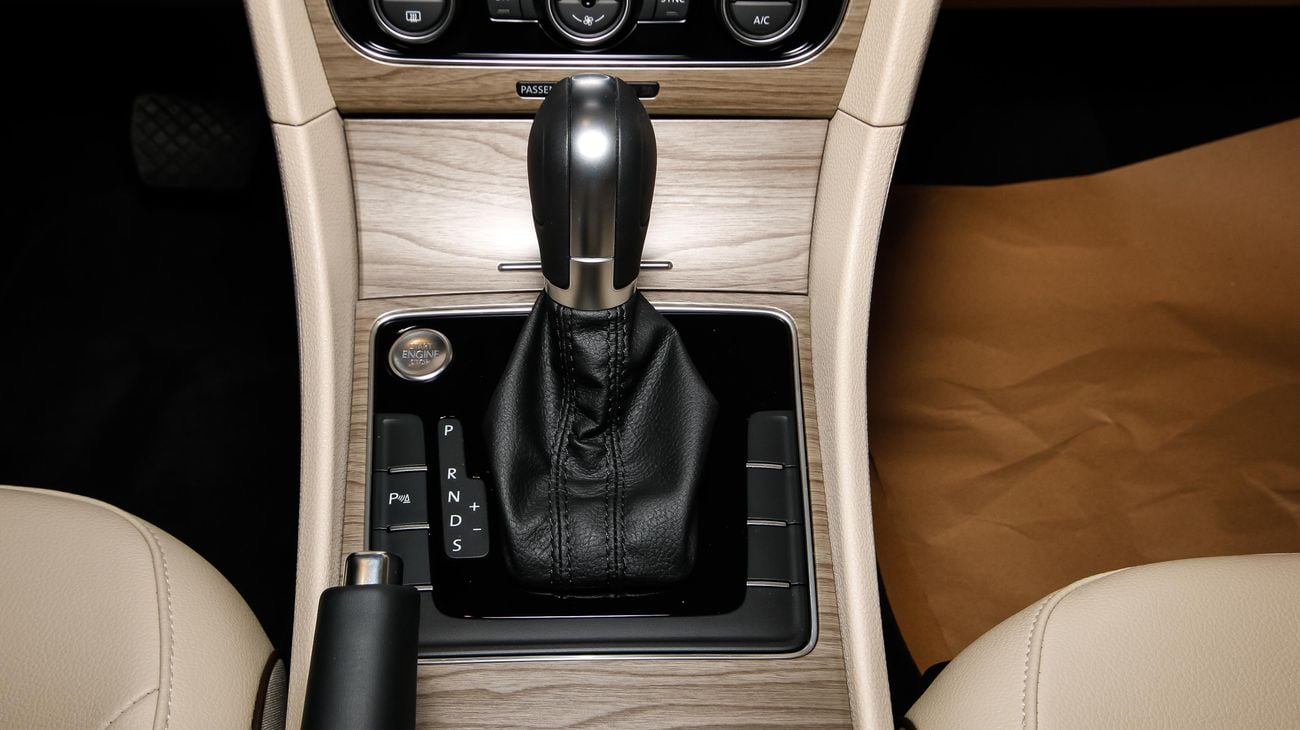 Volkswagen Passat SEL