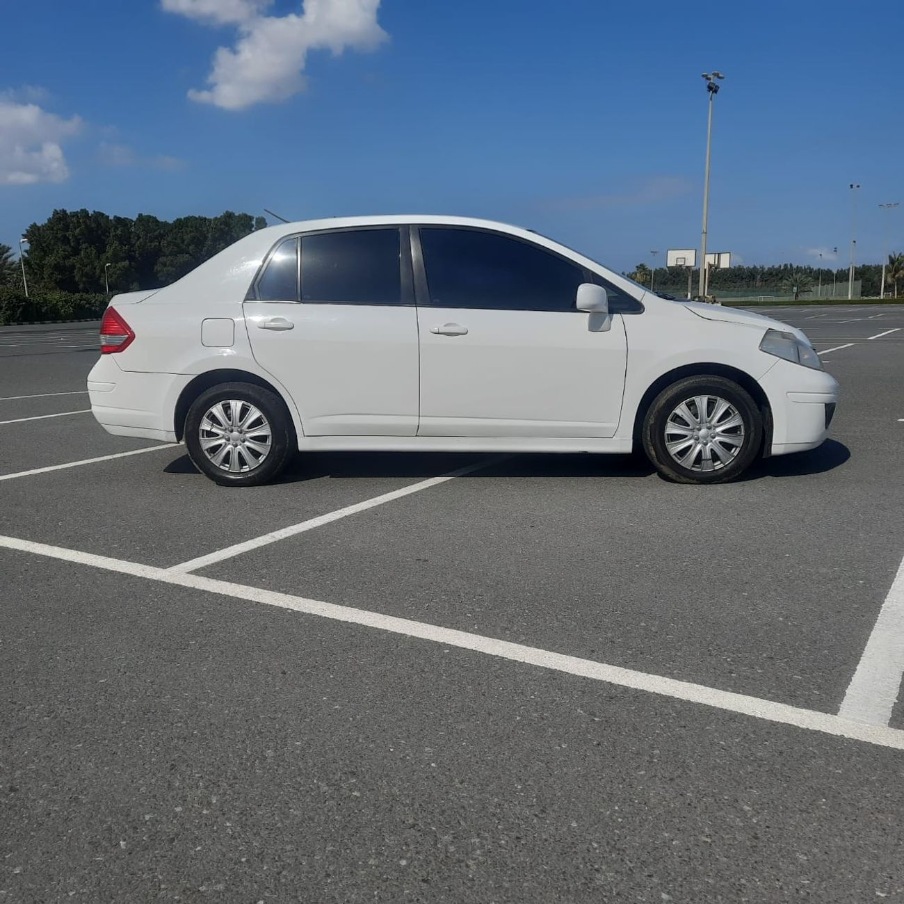 نيسان تيدا SL نيسان تيدا 2012 مواصفات خليجي فل اتوماتيك بحاله ممتازه جدا