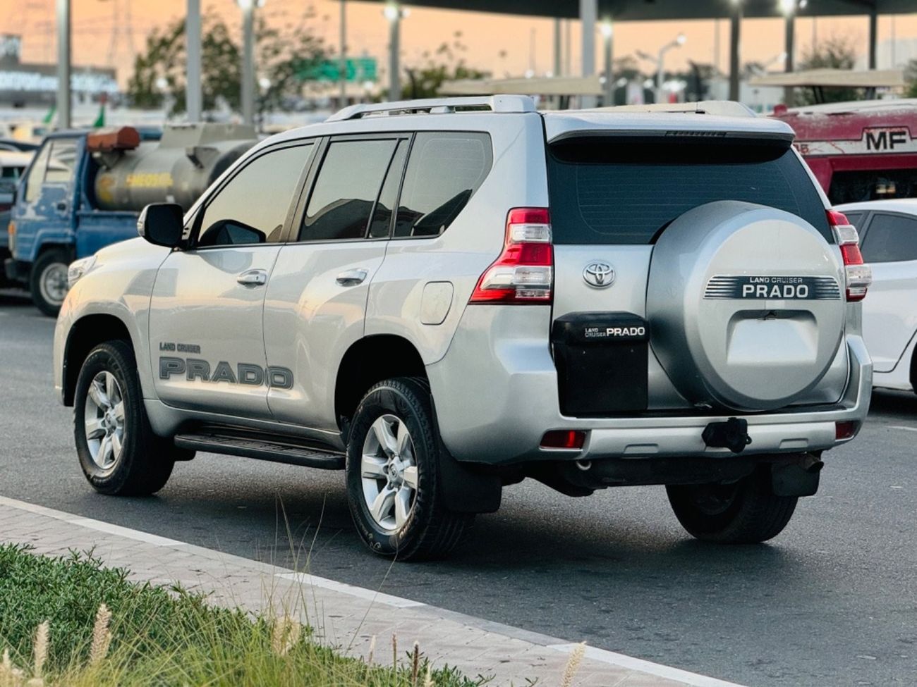 Used Toyota Prado 2014 v6 LHD silver color 2014 for sale in Dubai - 802668