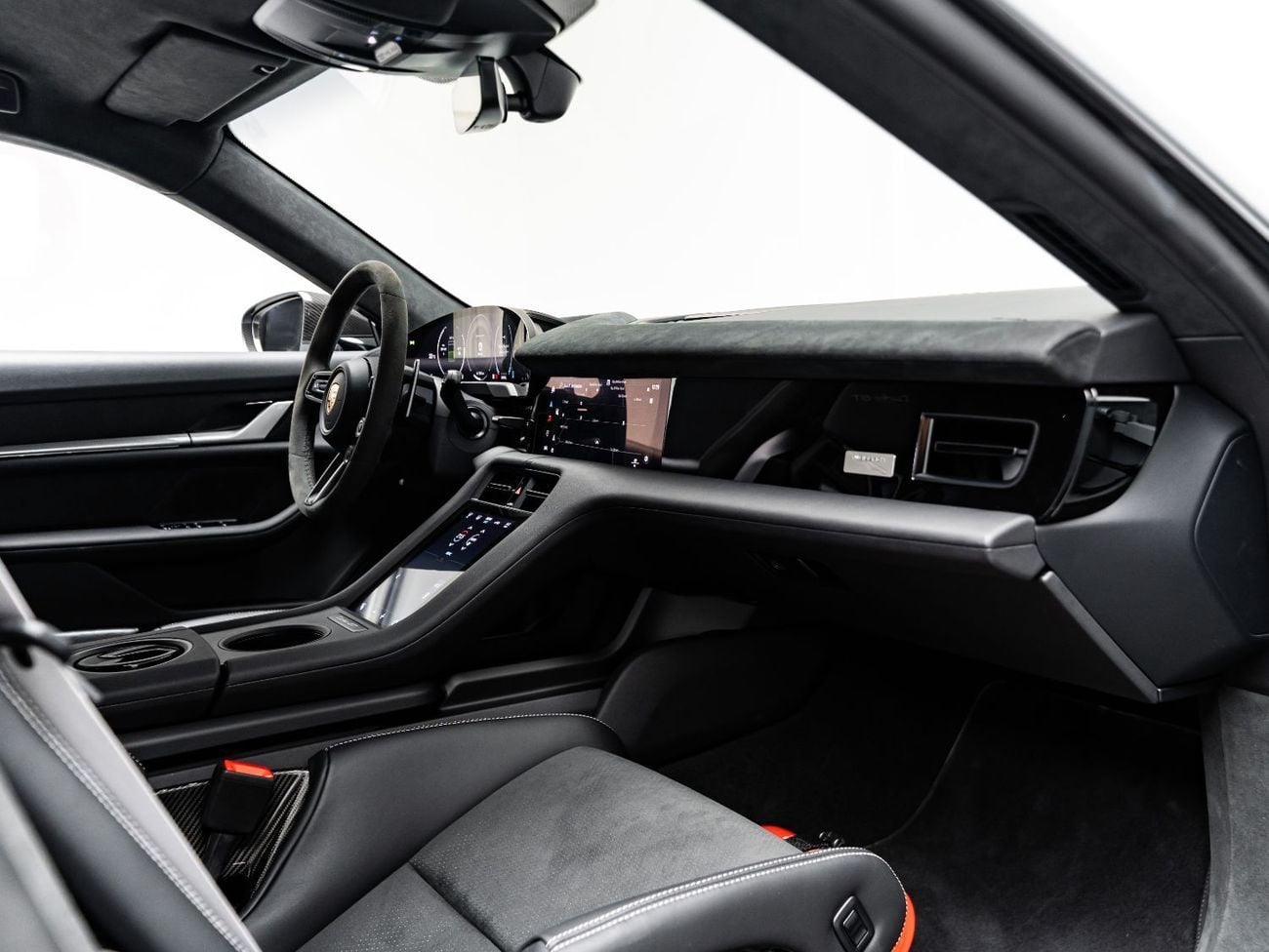 بورش تايكان 2025 Porsche Taycan Turbo GT, 2027 Porsche Warranty, Full Weissach Package, Very Low KMs, GCC