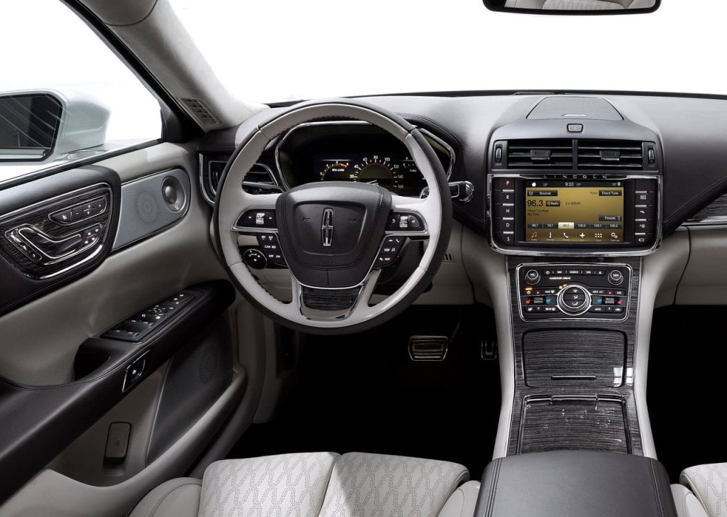 Lincoln Continental interior - Cockpit
