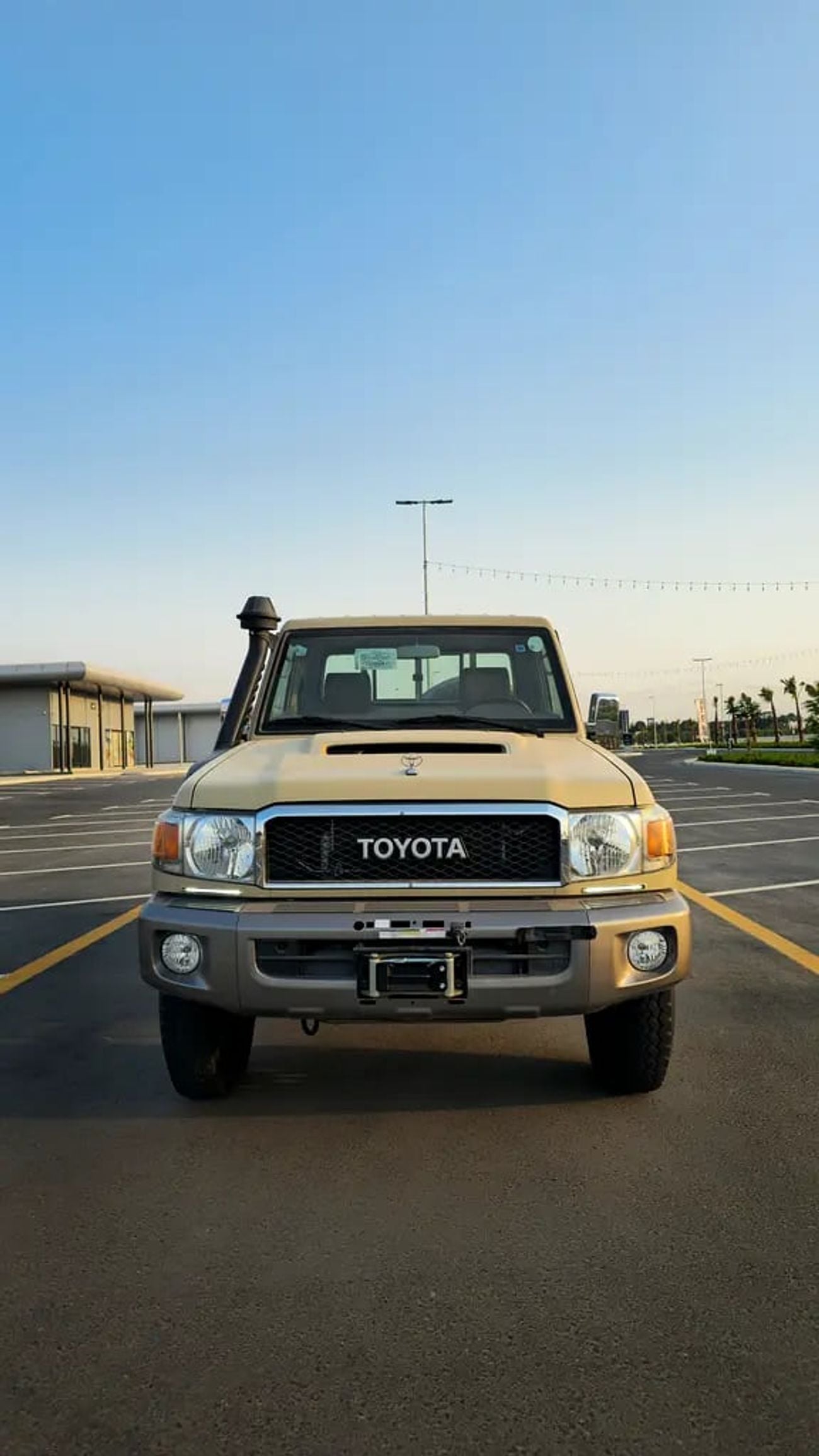 Toyota Land Cruiser 70 LC79 LX V8 4.5L DEISEL GCC Specs