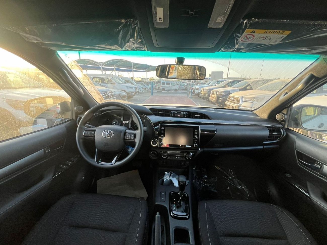 Toyota Hilux TOYOTA HILUX 4.0 ADVENTURE WHITE 2025 OMAN SPEC