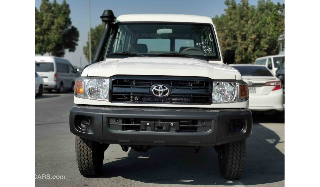 Toyota Land Cruiser 4.2L DIESEL, 16" TYRE, SNORKEL, XENON HEADLIGHTS (CODE # LX7801)