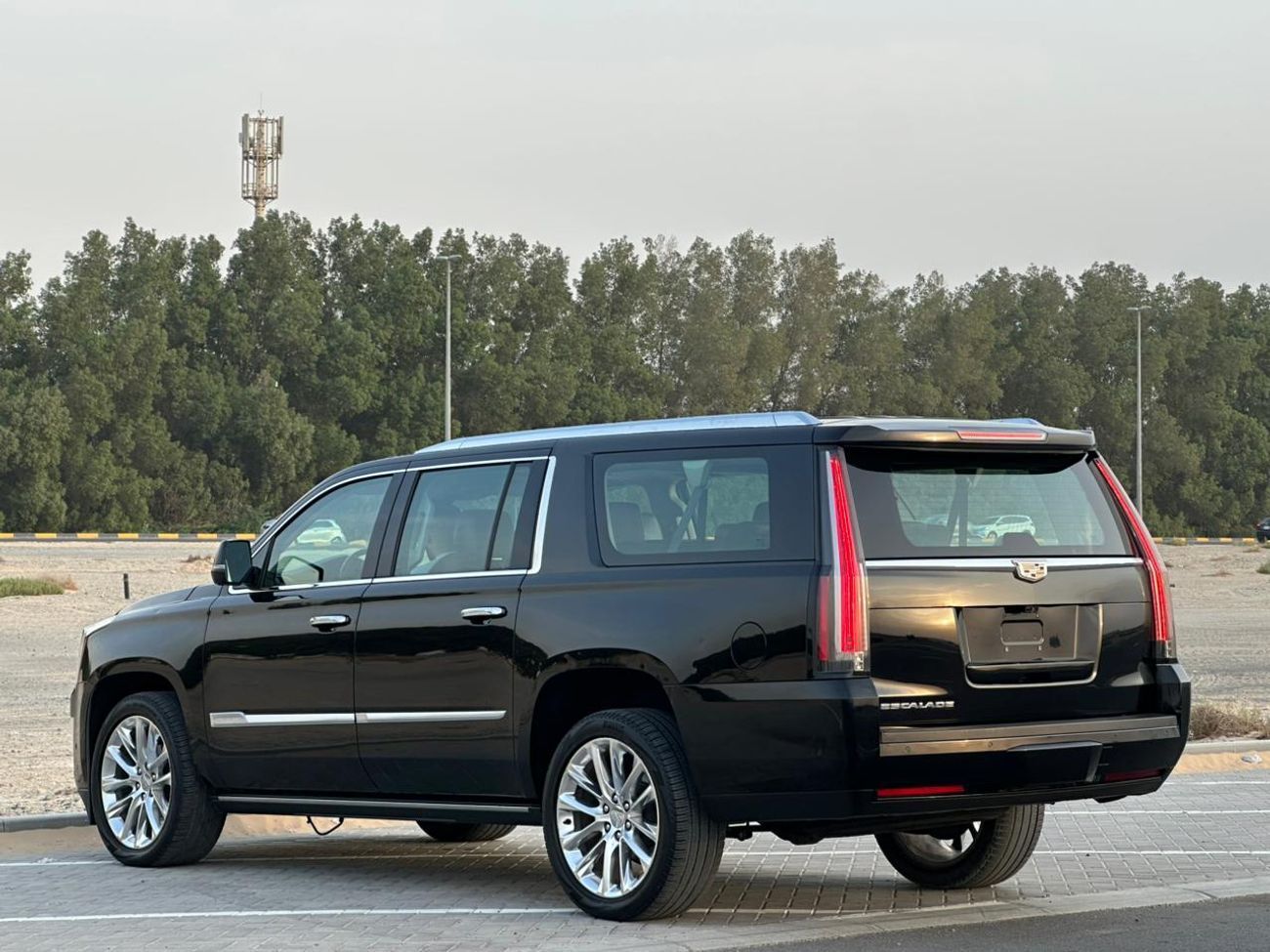 كاديلاك إسكالاد Premium Luxury 6.2L AWD