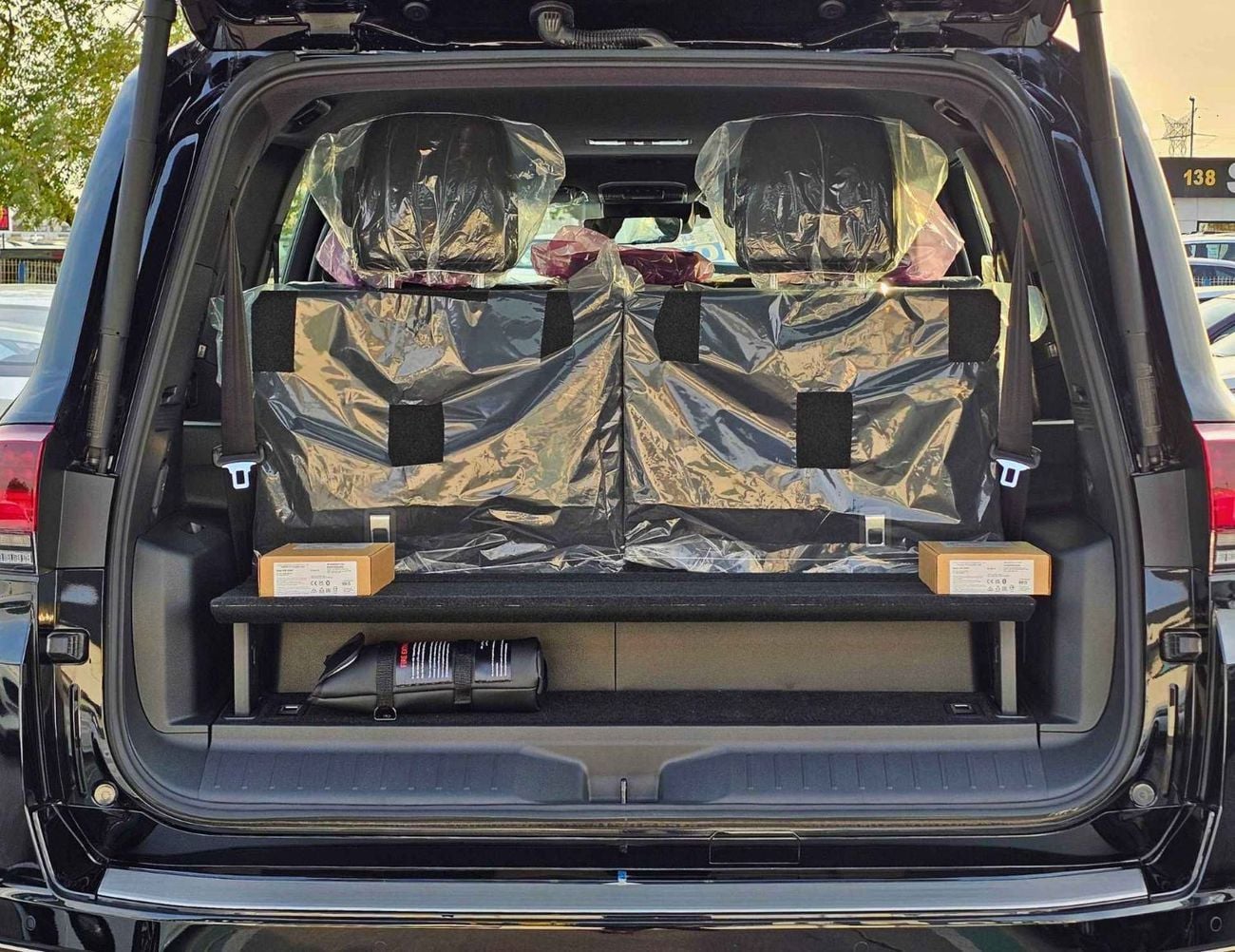 تويوتا لاند كروزر VX HYBRID / 3.5L V6 PETROL /RADAR/BIG DVD/JBL SPKRS/COOL BOX/LETAHER WITH MEMORY SEATS (CODE#VXH25)
