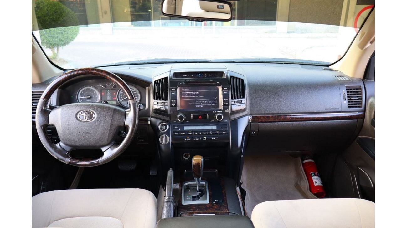 Toyota Land Cruiser GCC V8 GXR