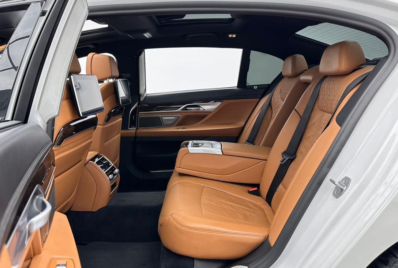 بي أم دبليو 730Li 2021 BMW 730Li M-Sport M-Kit, 1 Year Warranty Unlimited Km, Full Service History, GCC