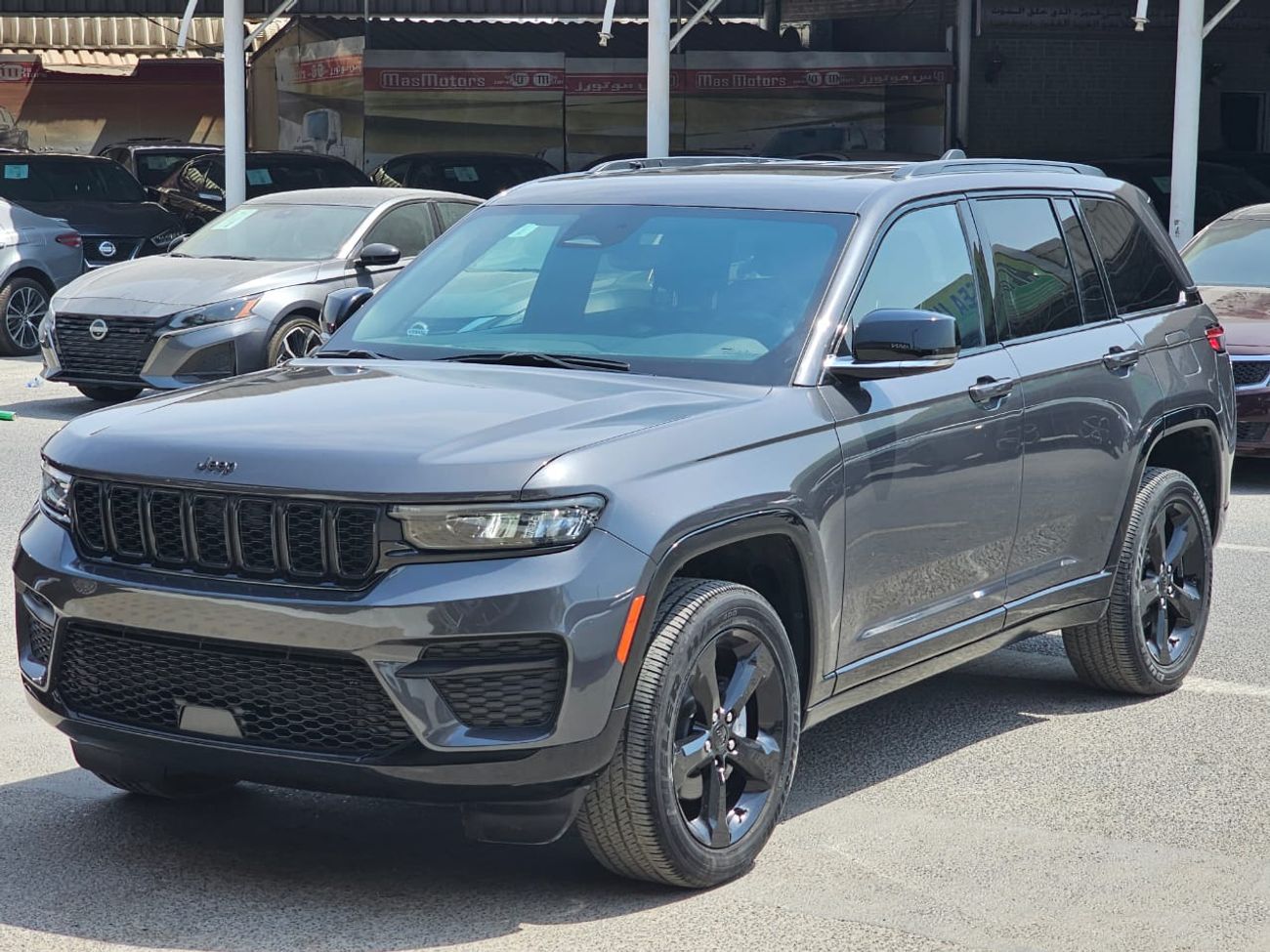 جيب جراند شيروكي Laredo 3.6L RWD