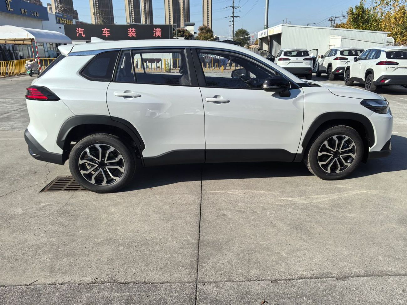 Toyota Frontlander TOYOTA FRONTLANDER FULL OPTION ; 2.0 HYBRID