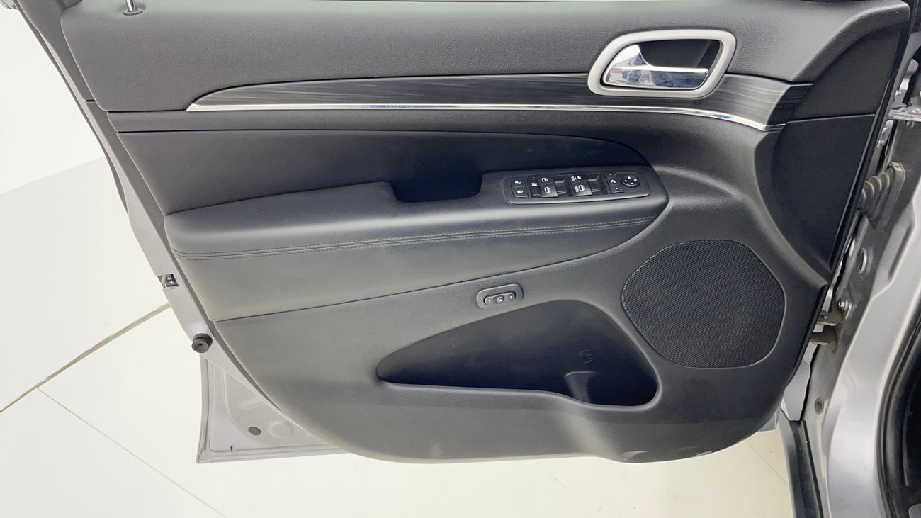 جيب جراند شيروكي LIMITED 3.6 | بدون دفعة مقدمة | اختبار القيادة في المنزل