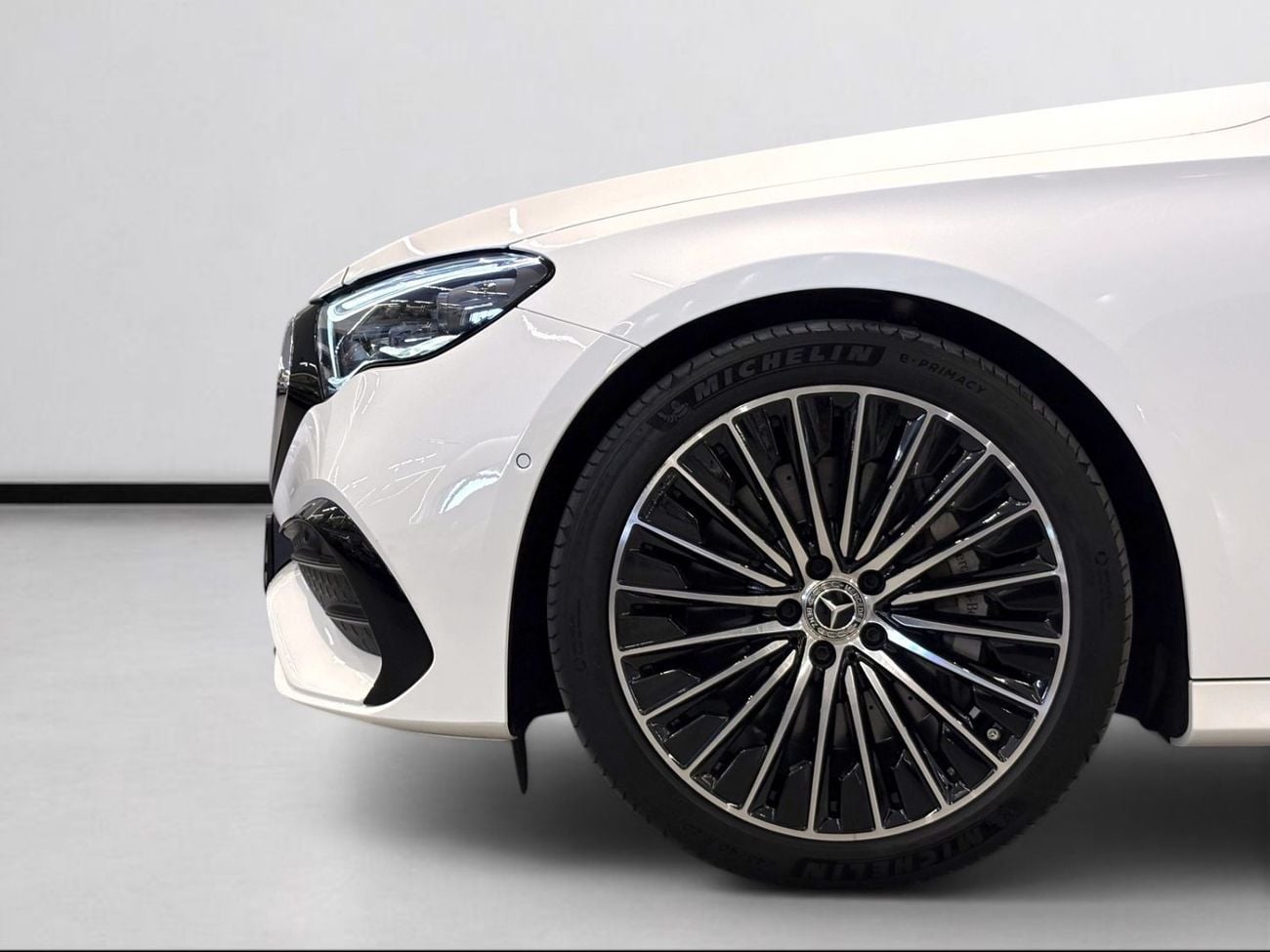 مرسيدس بنز E300 AMG AED 4,620 P.M | 0% DOWN PAYMENT | MERCEDES-BENZ E300 | 2.0L TURBO MILD HYBRID – 258 HP | 2024 | 