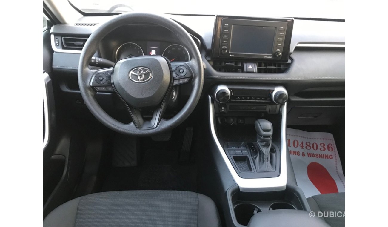 Toyota RAV4 LE