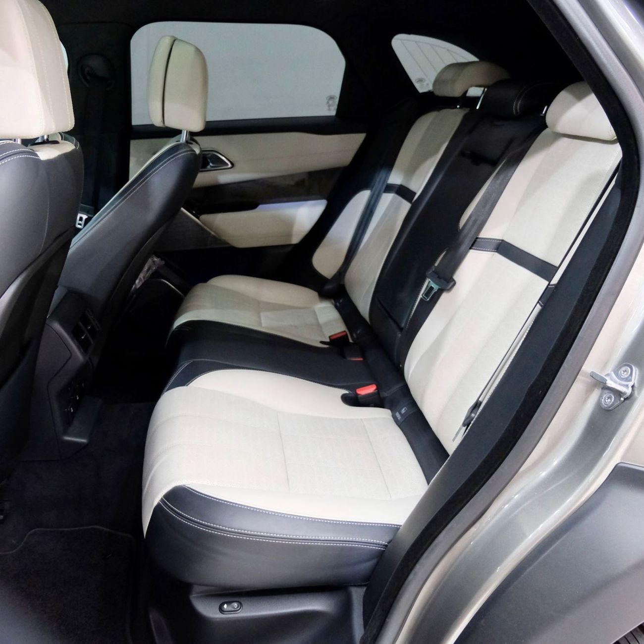 Land Rover Range Rover HSE 3.0L (380 HP) Range Rover Velar P380 HSE 2018 | GCC Specs