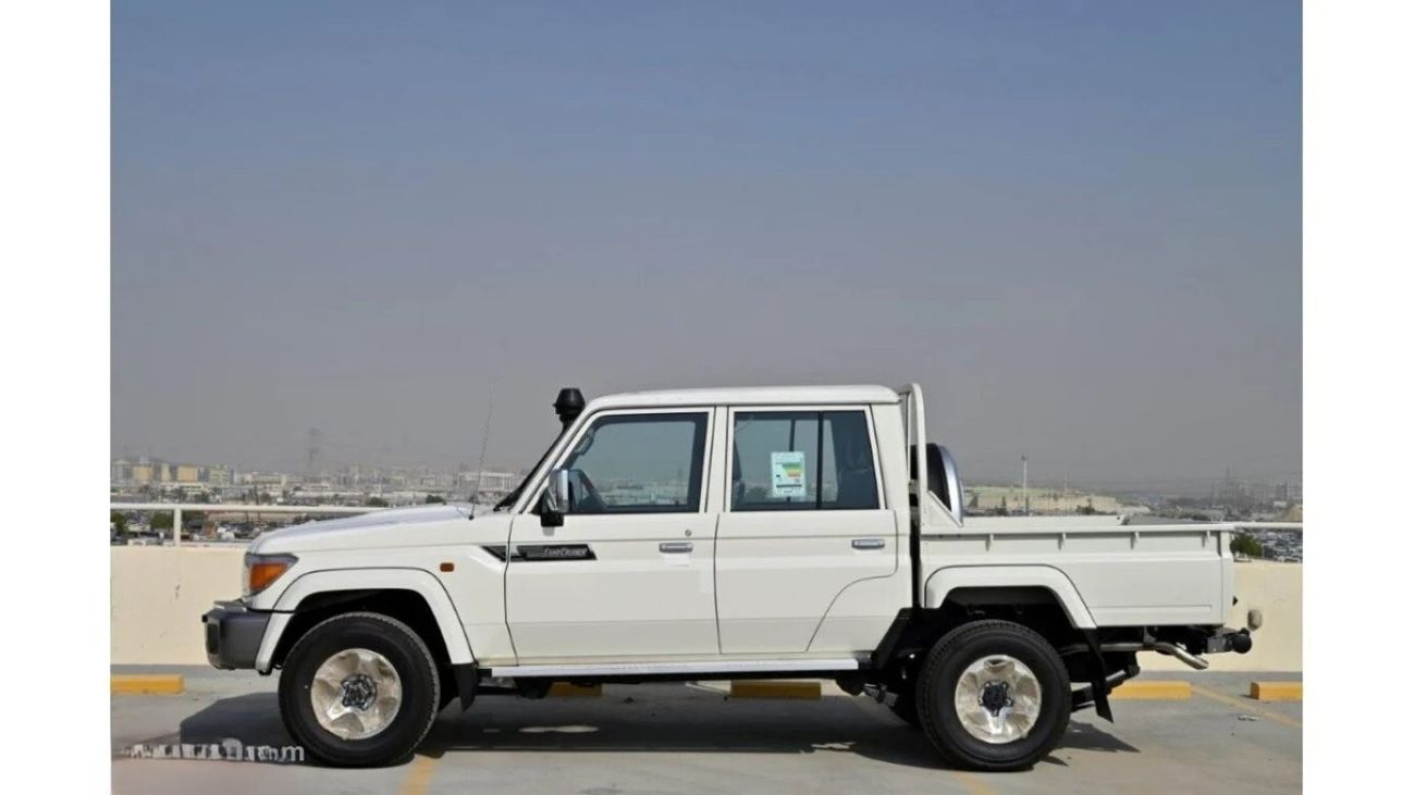 تويوتا لاند كروزر بيك آب 79 Double Cab Limited