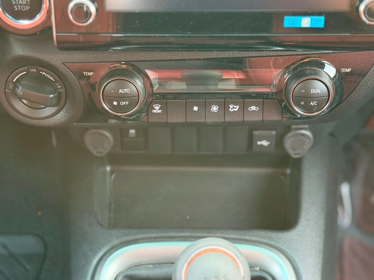 تويوتا هيلوكس GLX FULL PUSH START 2026