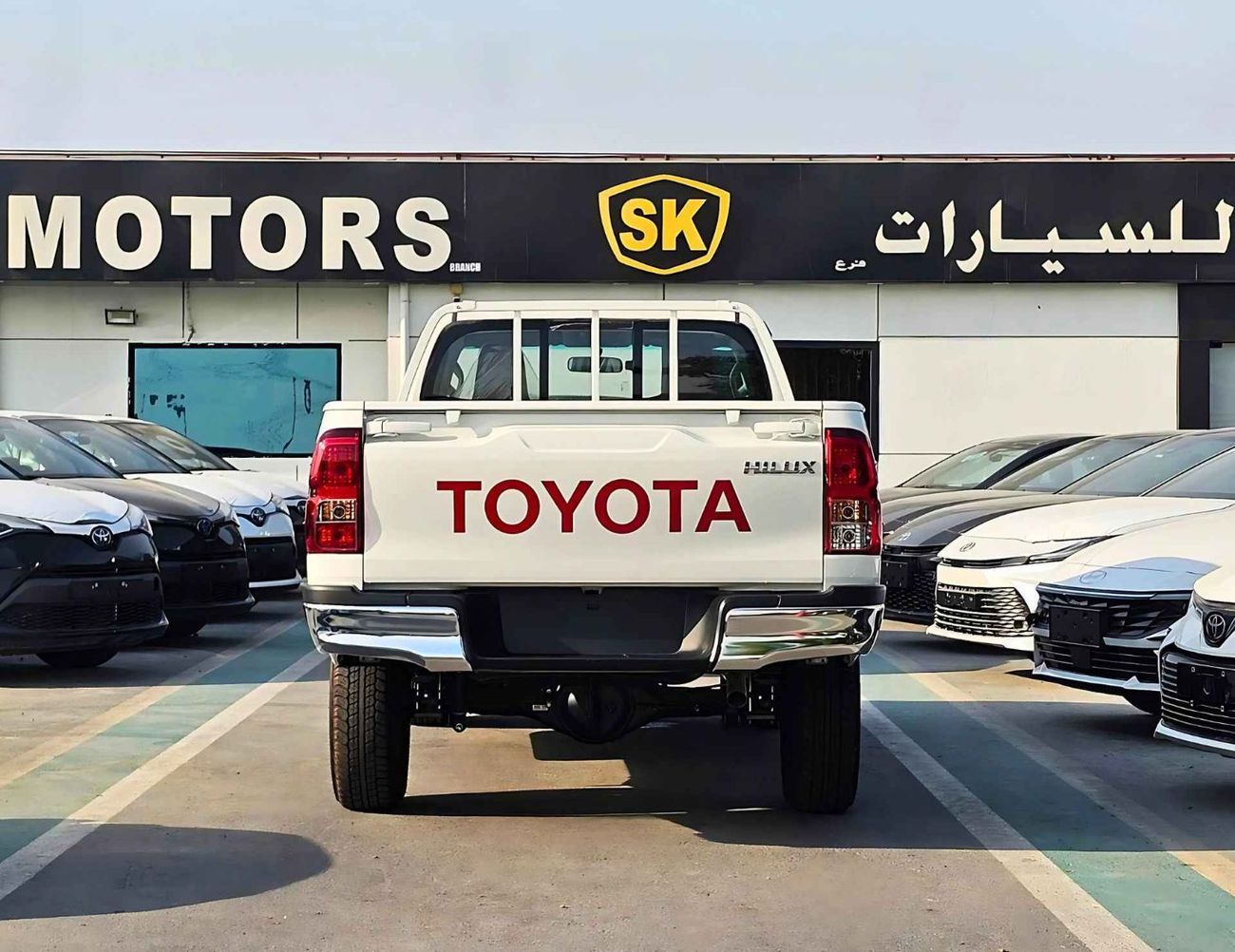 Toyota Hilux GL 5 + 2 HOOKS LONG BODY / 2.4L DIESEL M/T / PWR WINDOWS (CODE # DMSC)