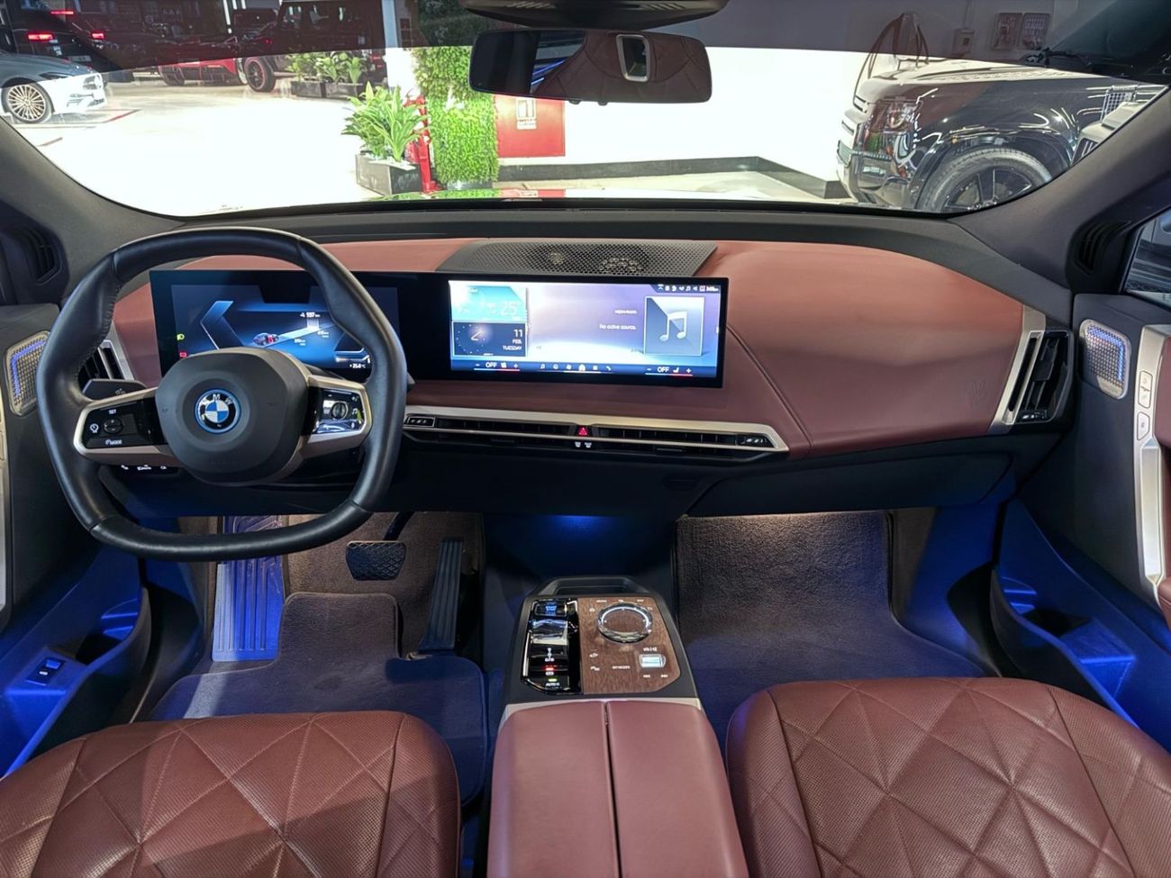 BMW iX 2024 BMW iX xDrive50 / AGMC Warranty and Service contract 5 years