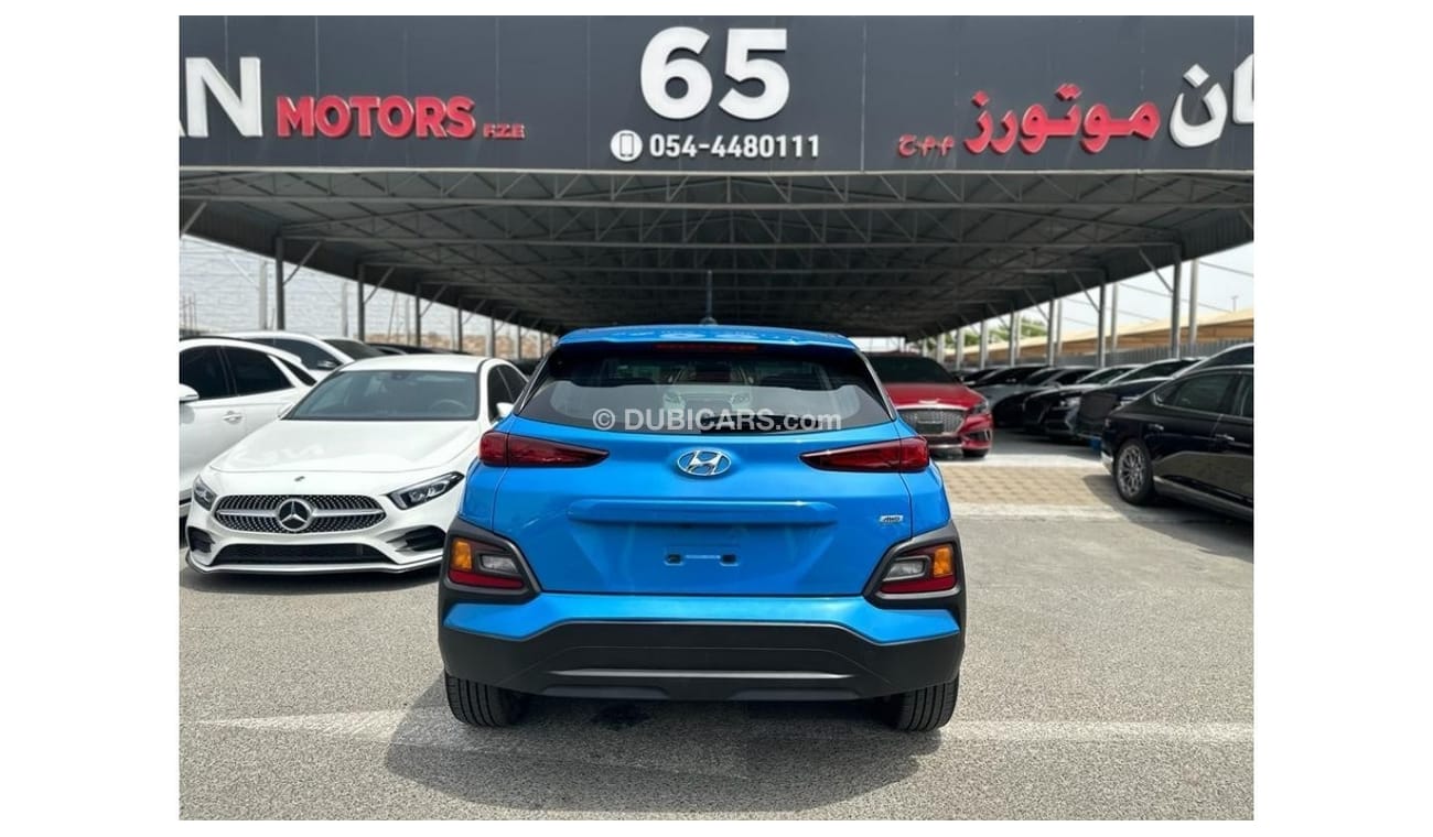Hyundai Kona SE
