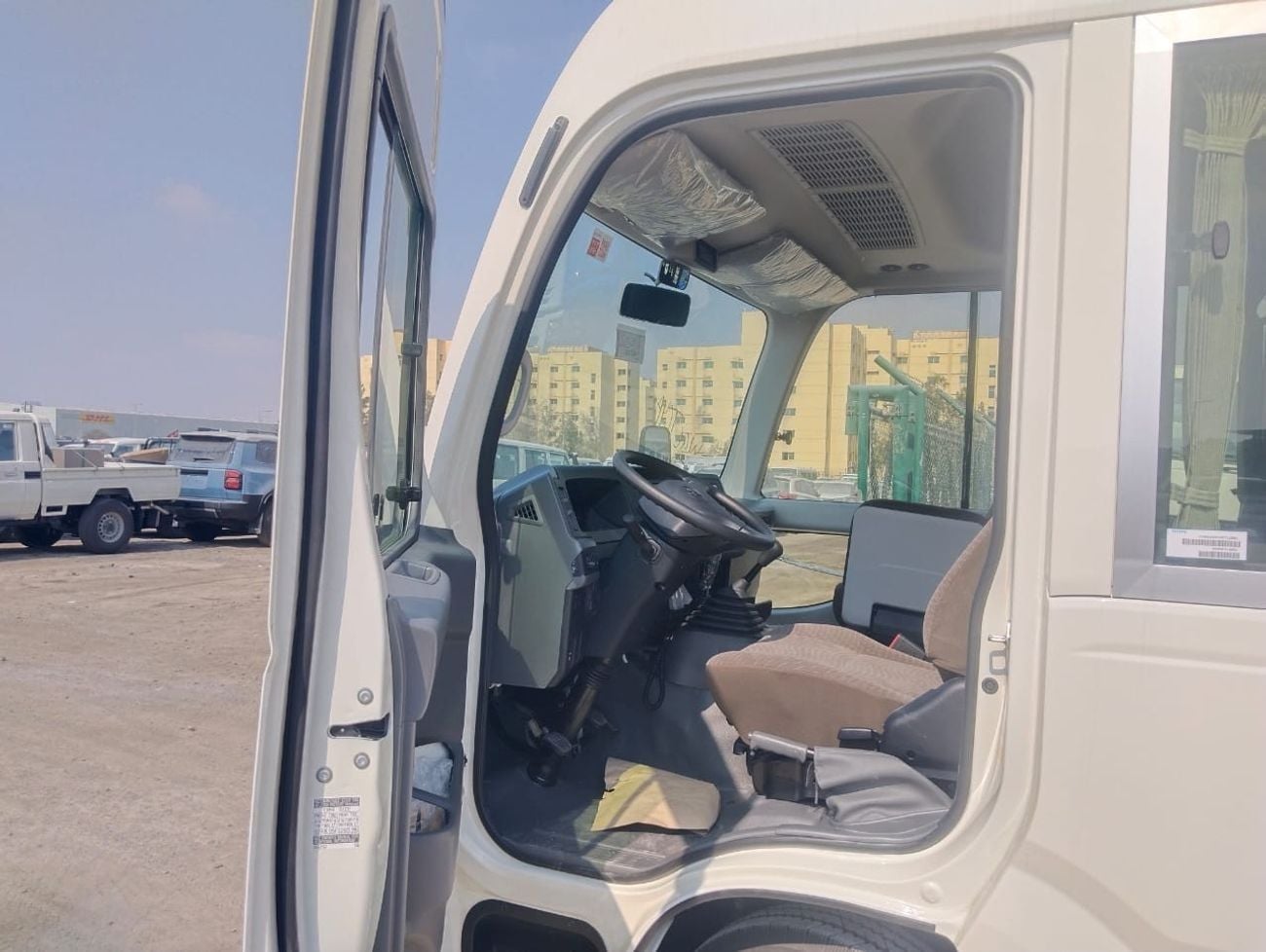 تويوتا كوستر 4.2L DIESEL M/T 30 SEATER BUS(ONLY EXPORT TO AFRICA)