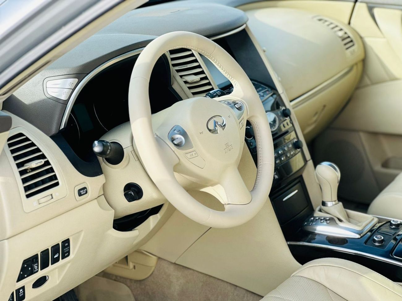 إنفينيتي QX70