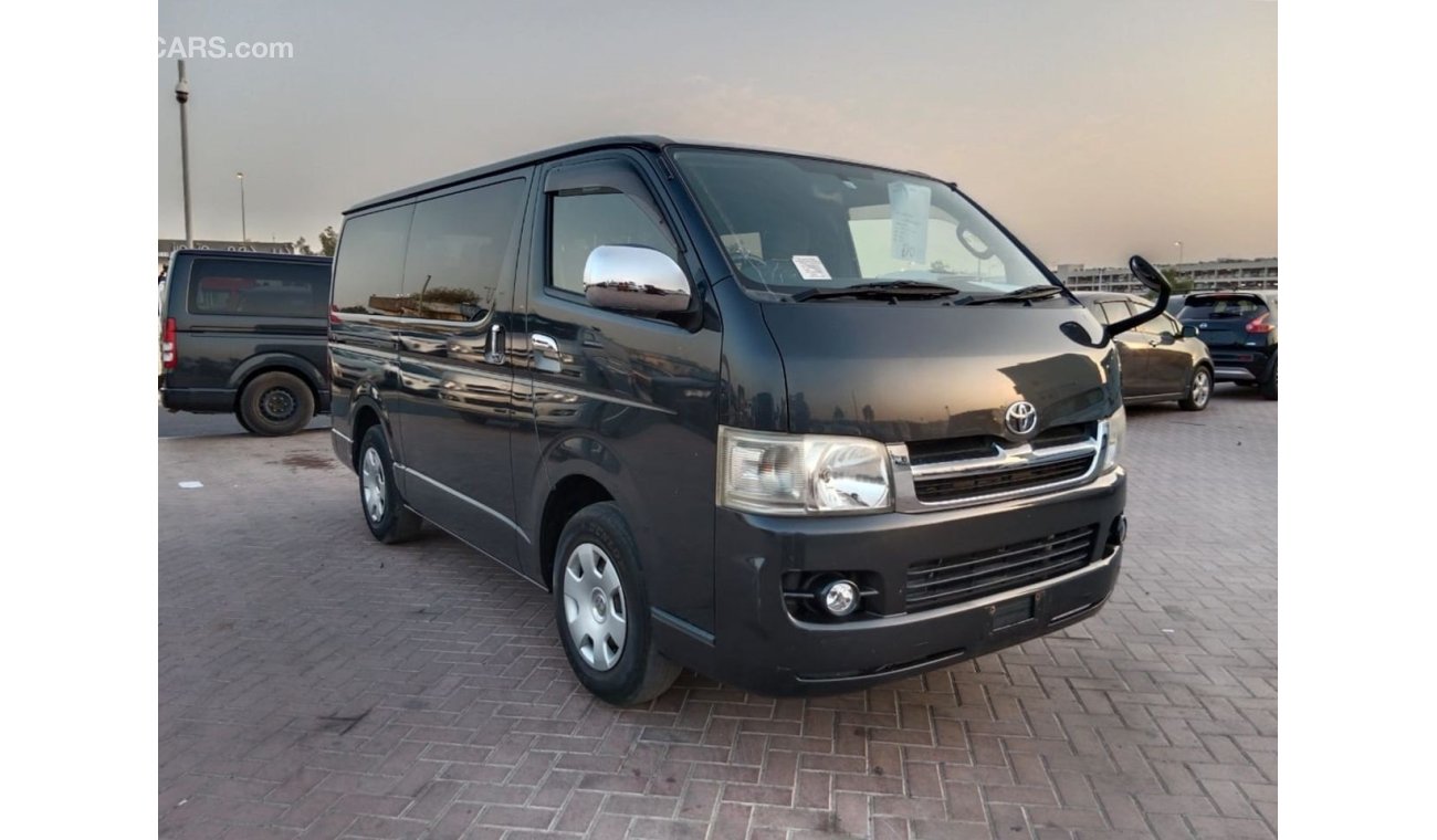 تويوتا هاياس TOYOTA HIACE VAN RIGHT HAND DRIVE (PM1416)