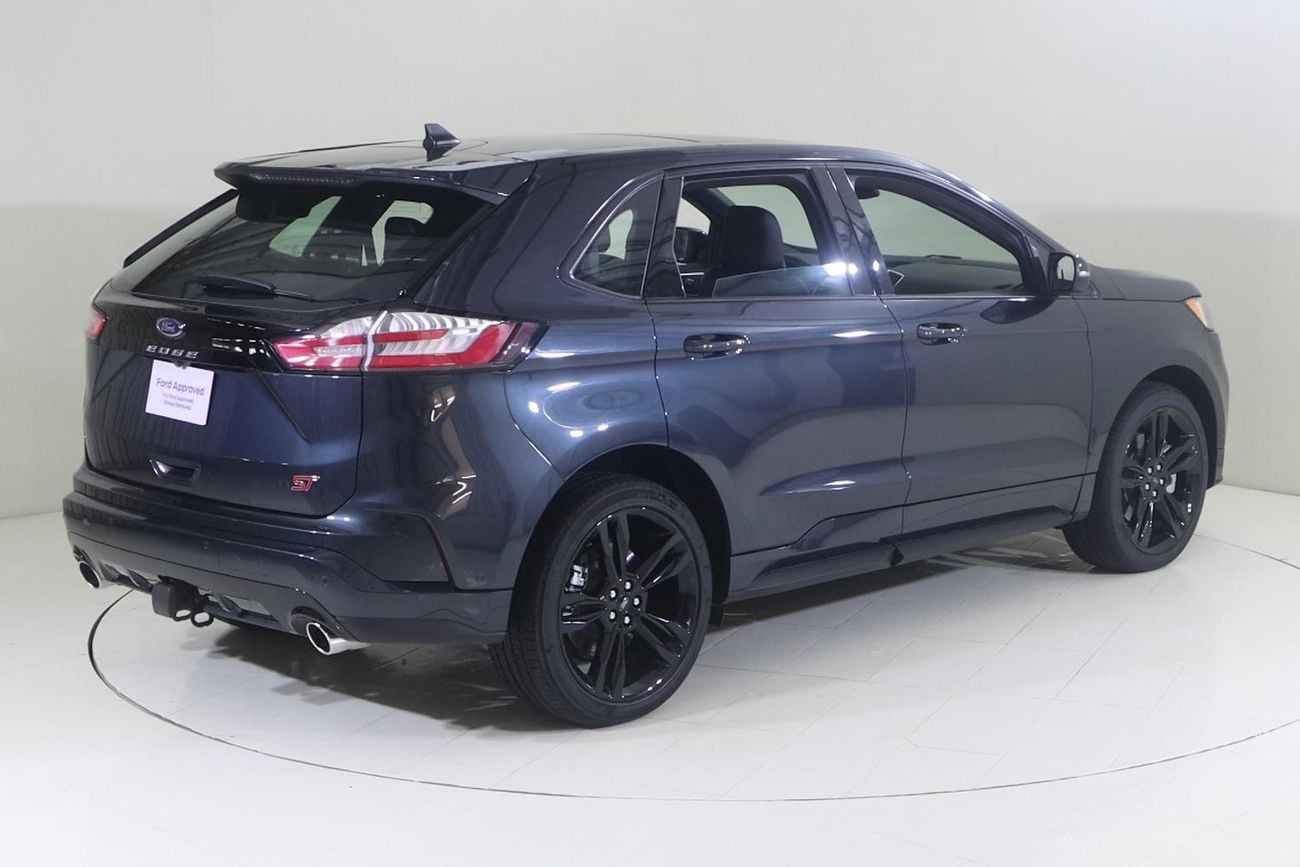 Ford Edge ST SST422 / FEE Insurance + Registration/ AL TAYER MOTORS AL QOUZ SHOWROOM