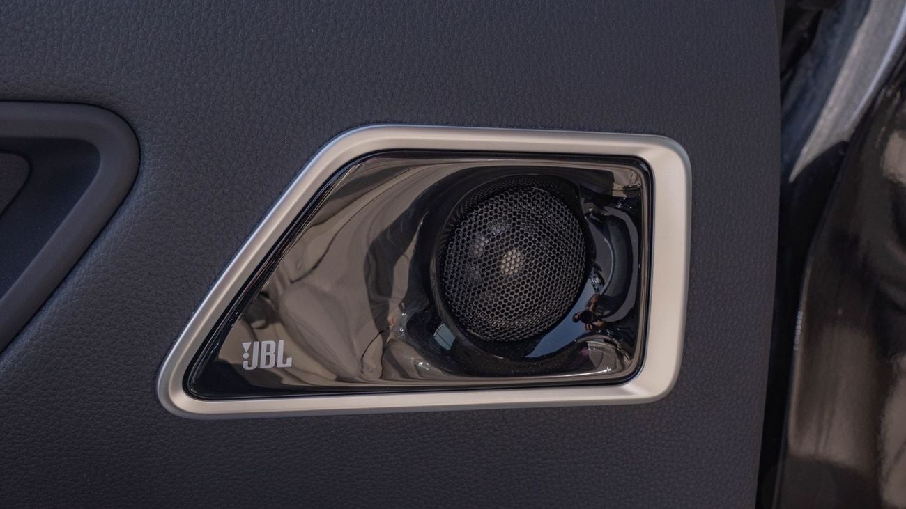 تويوتا لاند كروزر 2026 Toyota Land Cruiser 300 VXR 3.5L Twin Turbo AT Petrol (Black-Beige)