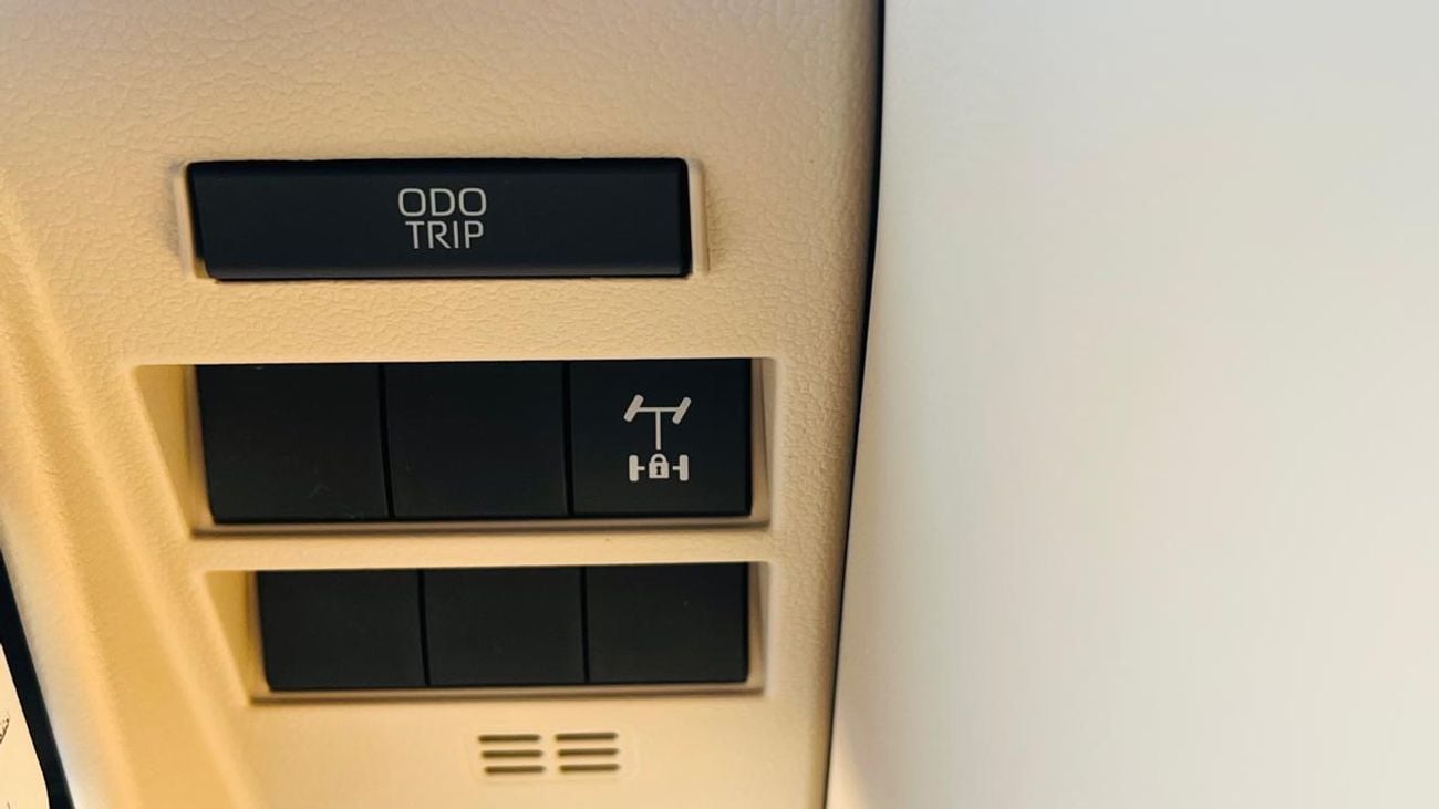 Toyota Land Cruiser GXR