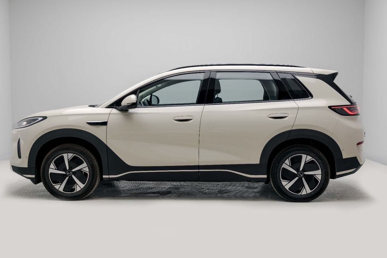 بي واي دي سيليون 05 Intelligent Navigation EV - Warm Sun White Inside White | Export Only