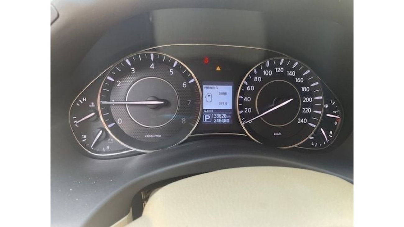 Nissan Patrol SE Platinum NISSAN PATROL PLATINUM T2 2014 GCC SINGLE OWNER LOW MILEAGE IN MINT CONDITION